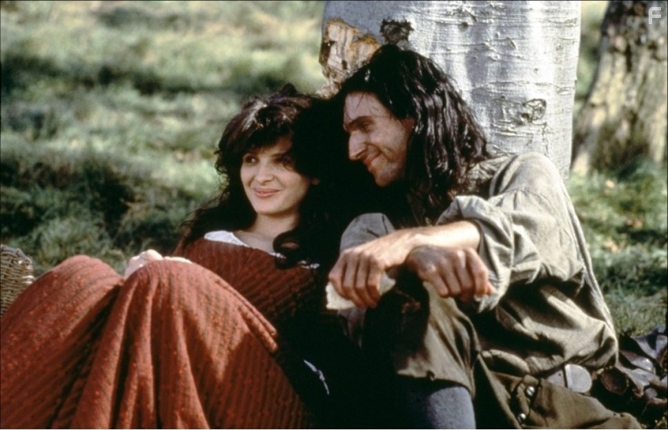 Ralph Fiennes and Juliette Binoche in Грозовой перевал (1992)