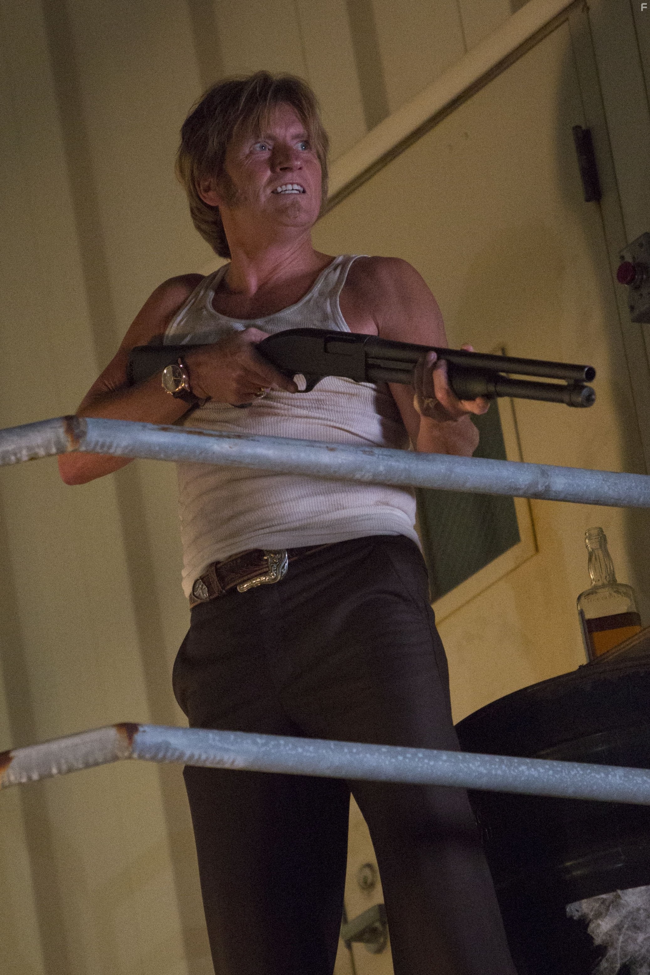 Denis Leary in Хватай и беги (2015)