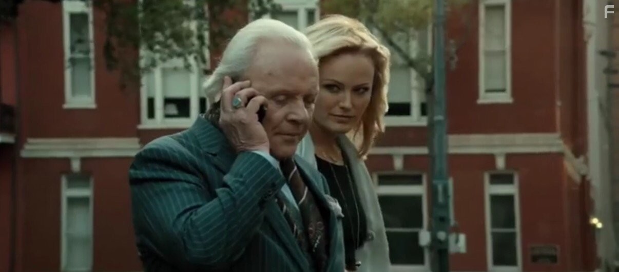 Anthony Hopkins and Malin Akerman in Хуже, чем ложь (2016)