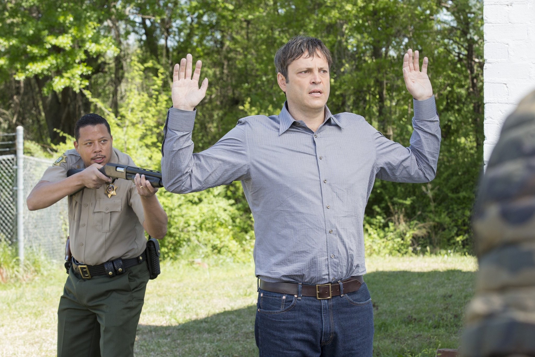 Vince Vaughn and Terrence Howard in Срок жизни (2016)