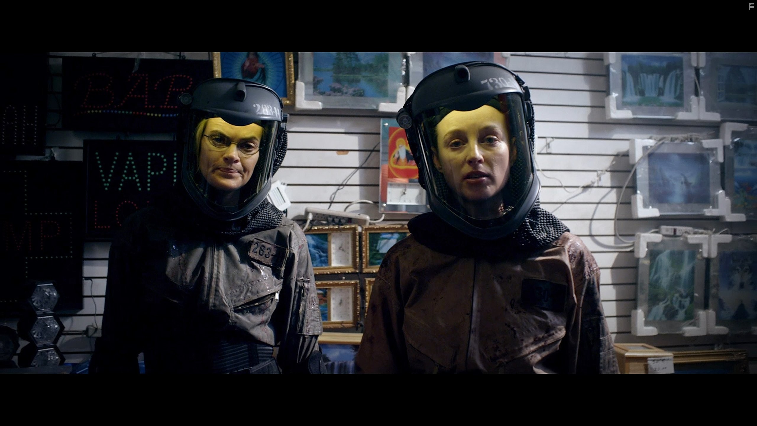 Rachel Nichols and Missi Pyle in Пандемия (2016)