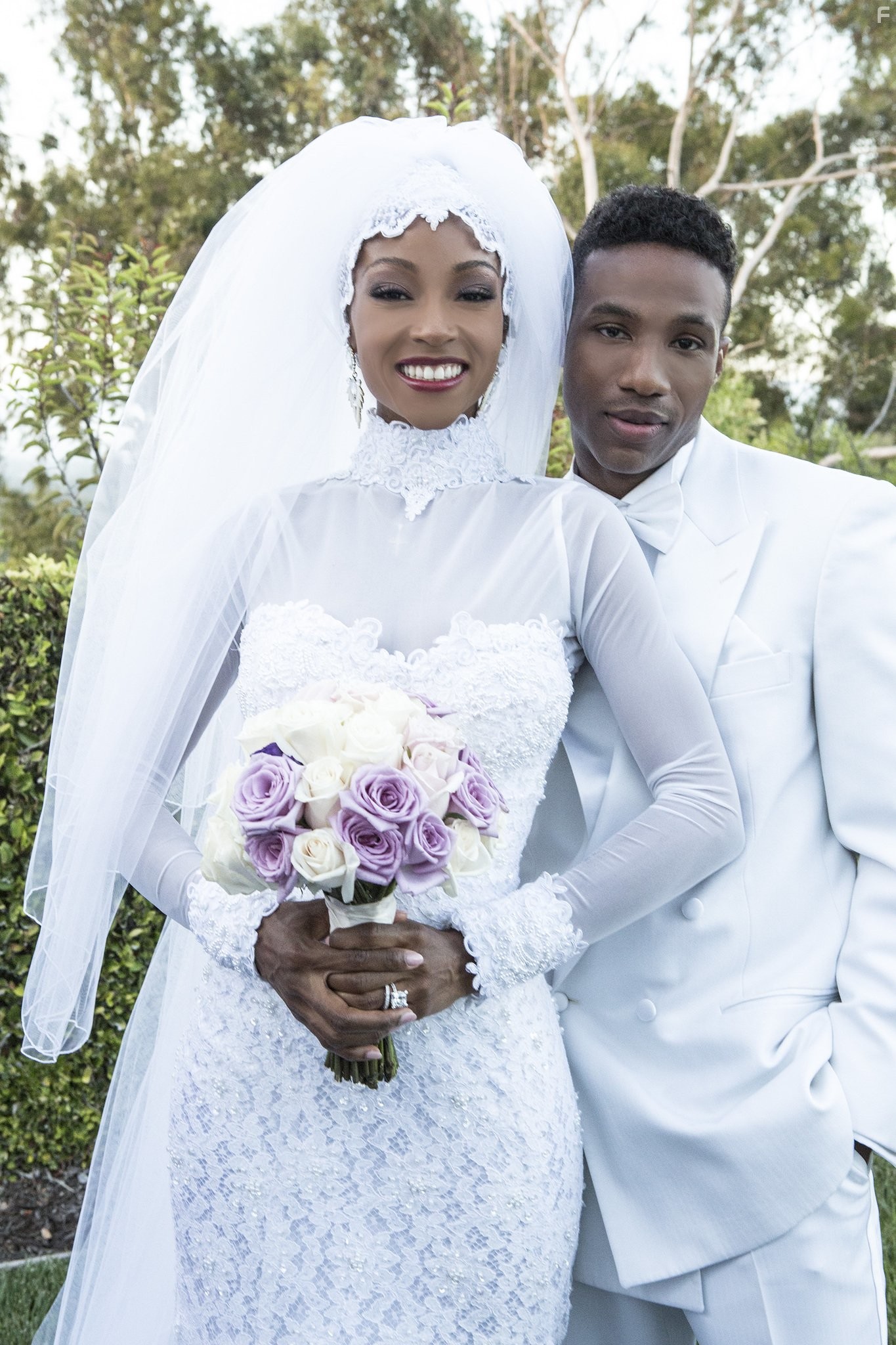 Arlen Escarpeta and Yaya DaCosta in Уитни (2015)