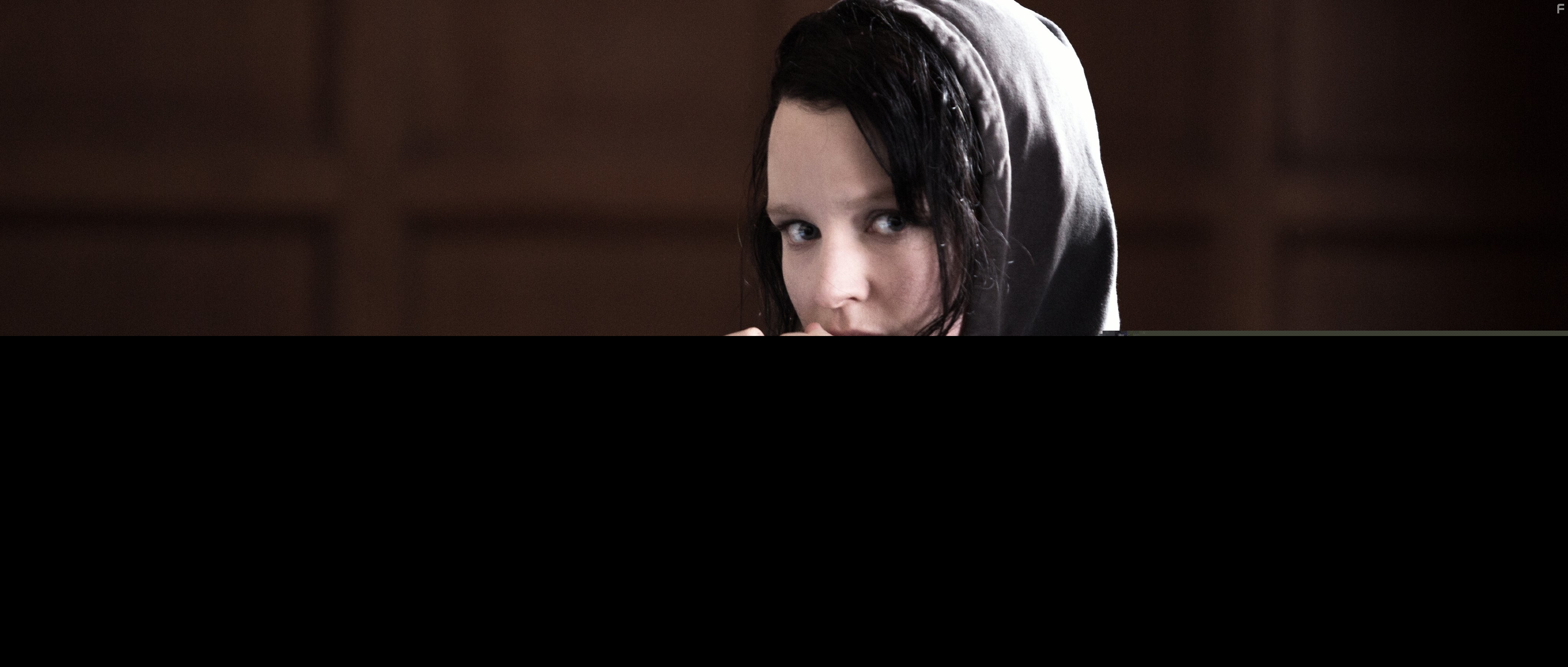 Liesl Ahlers in Запрос в друзья (2016)