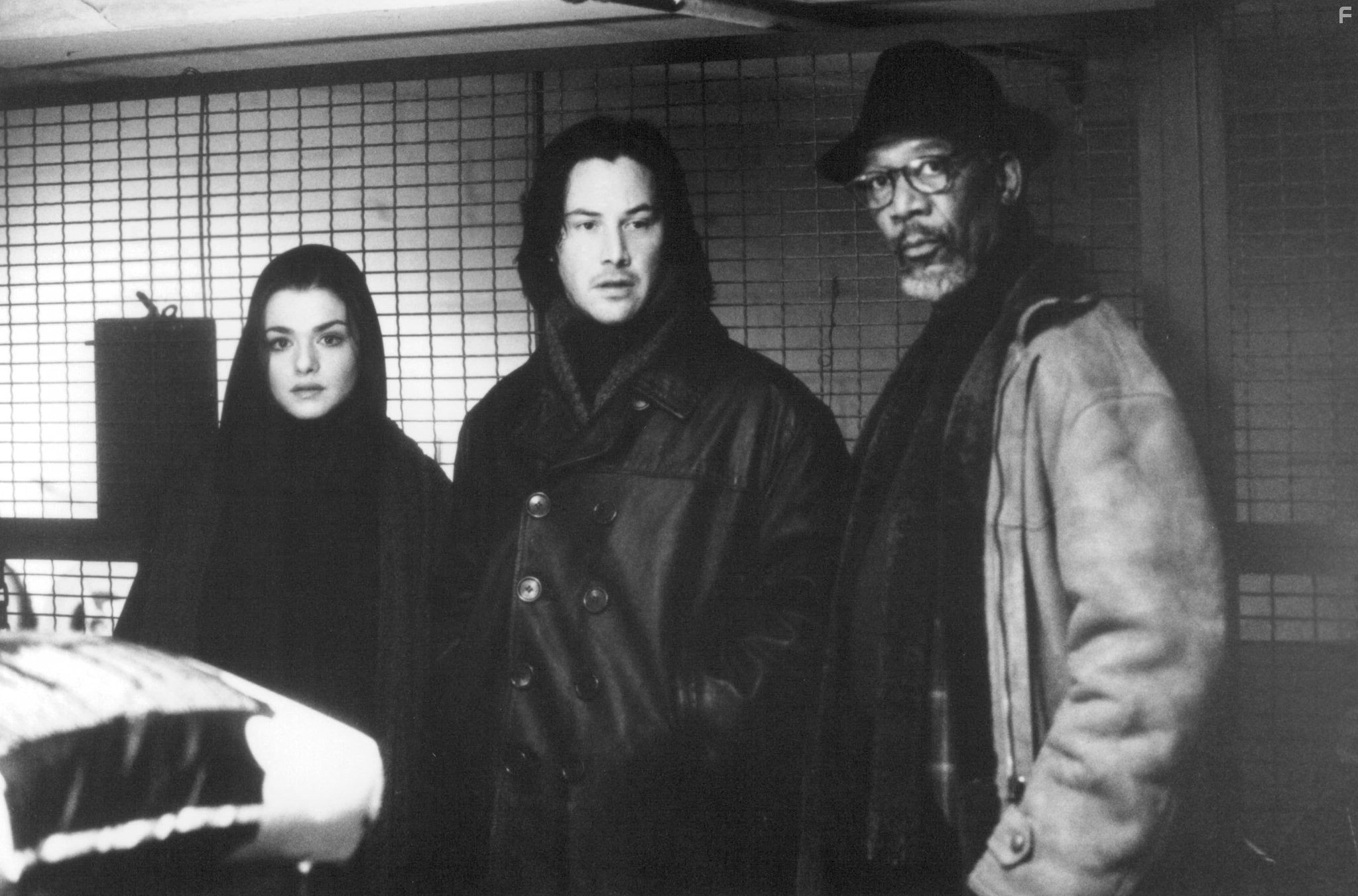 Morgan Freeman, Keanu Reeves, and Rachel Weisz in Цепная реакция (1996)