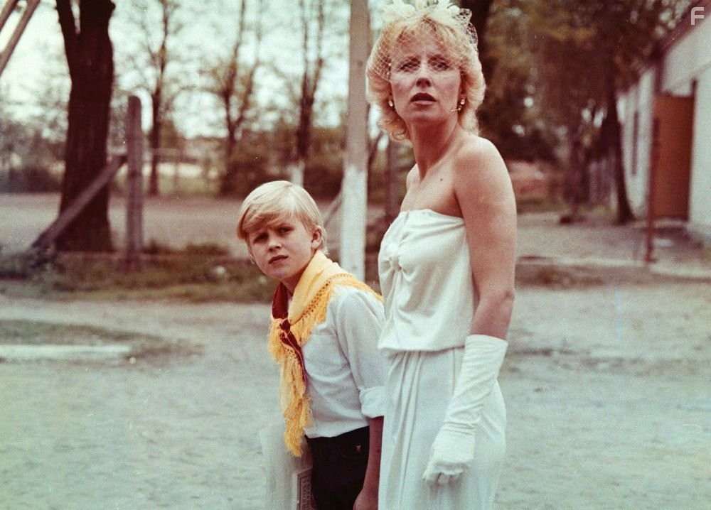 Krystyna Janda and Rafal Wegrzyniak in Kochankowie mojej mamy (1986)