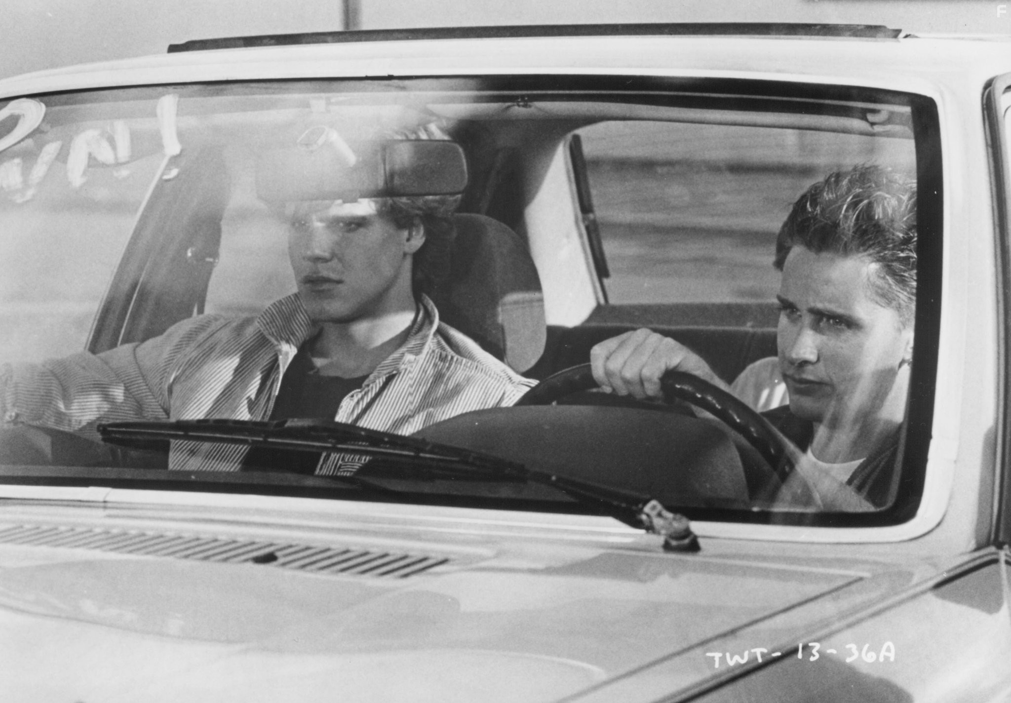 Emilio Estevez and Craig Sheffer in Это было тогда... Это есть и сейчас (1985)