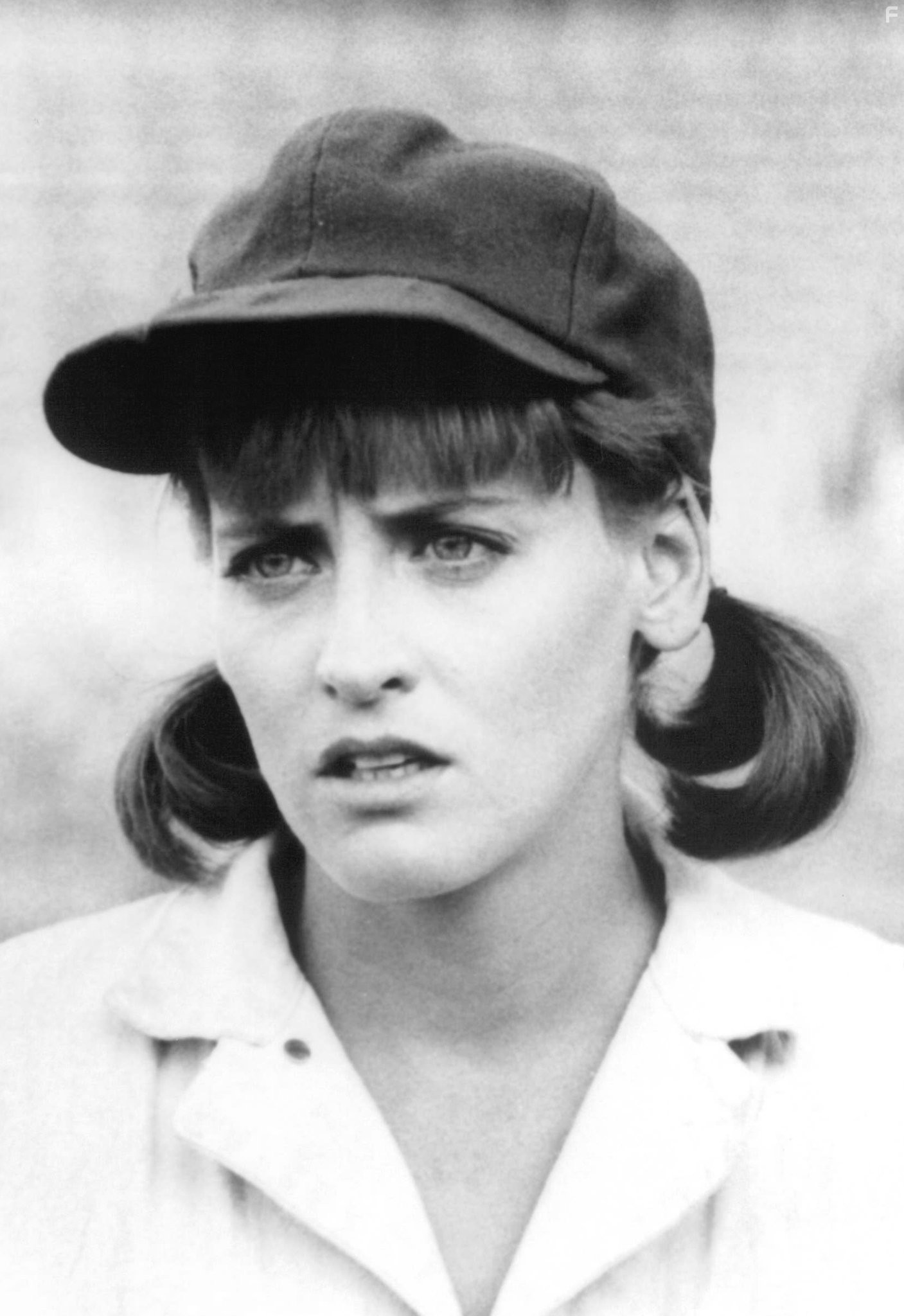Lori Petty in Их собственная лига (1992)