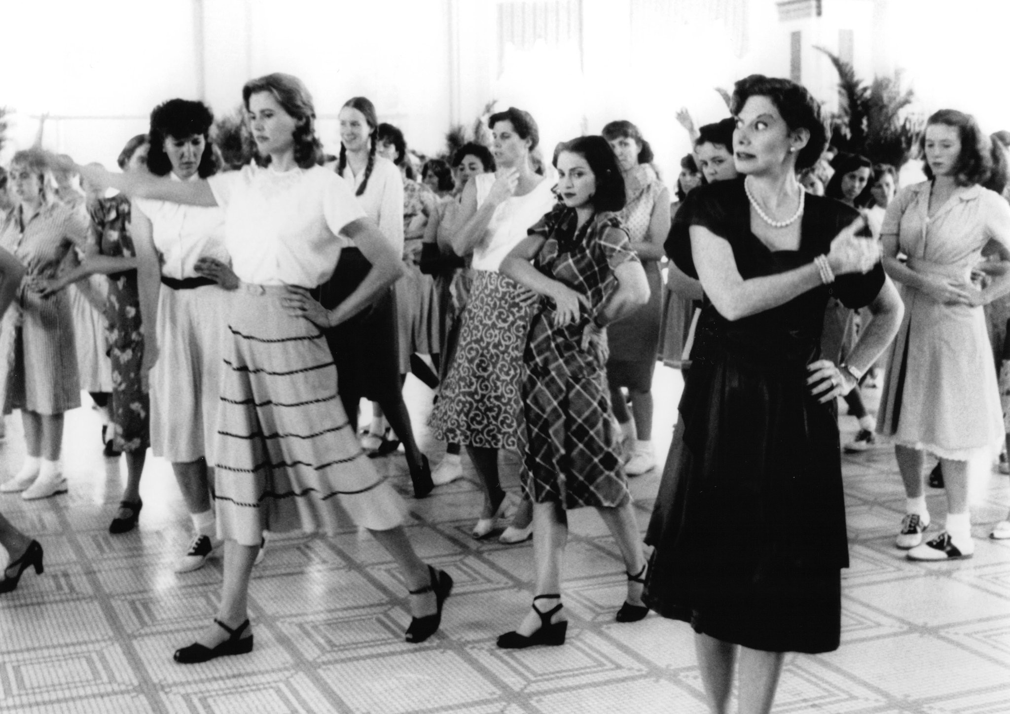 Geena Davis and Madonna in Их собственная лига (1992)