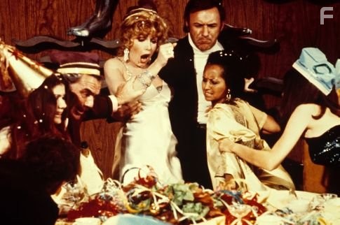 Ernest Borgnine, Gene Hackman, and Stella Stevens in Приключения Посейдона (1972)