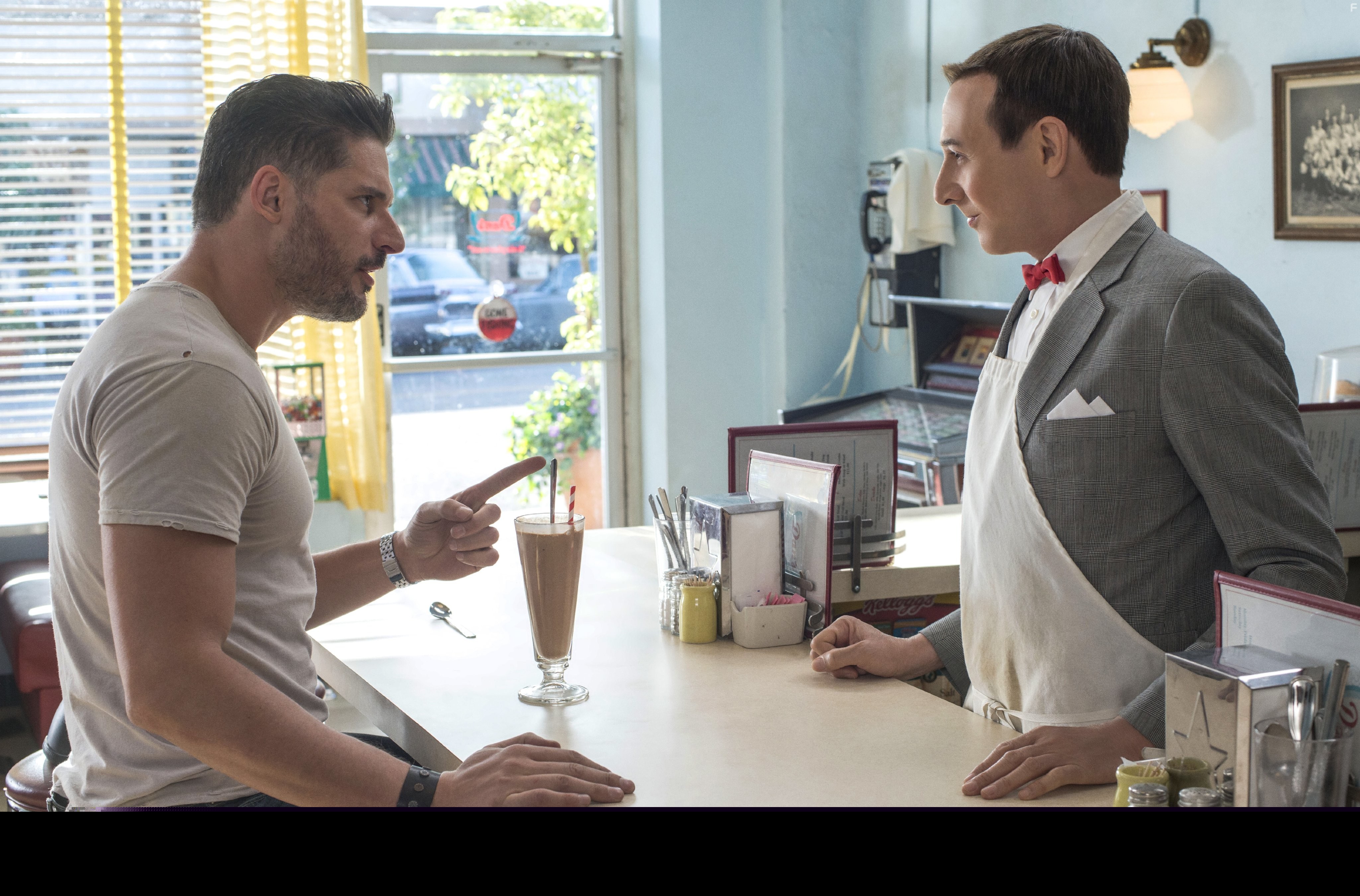 Paul Reubens and Joe Manganiello in Дом игрушек Пи-ви (2016)