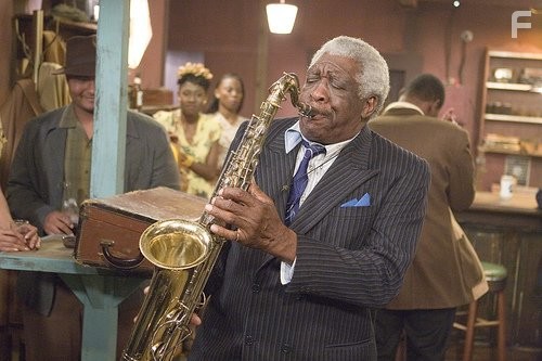 Eddie Shaw in Бар 'Медонос' (2007)