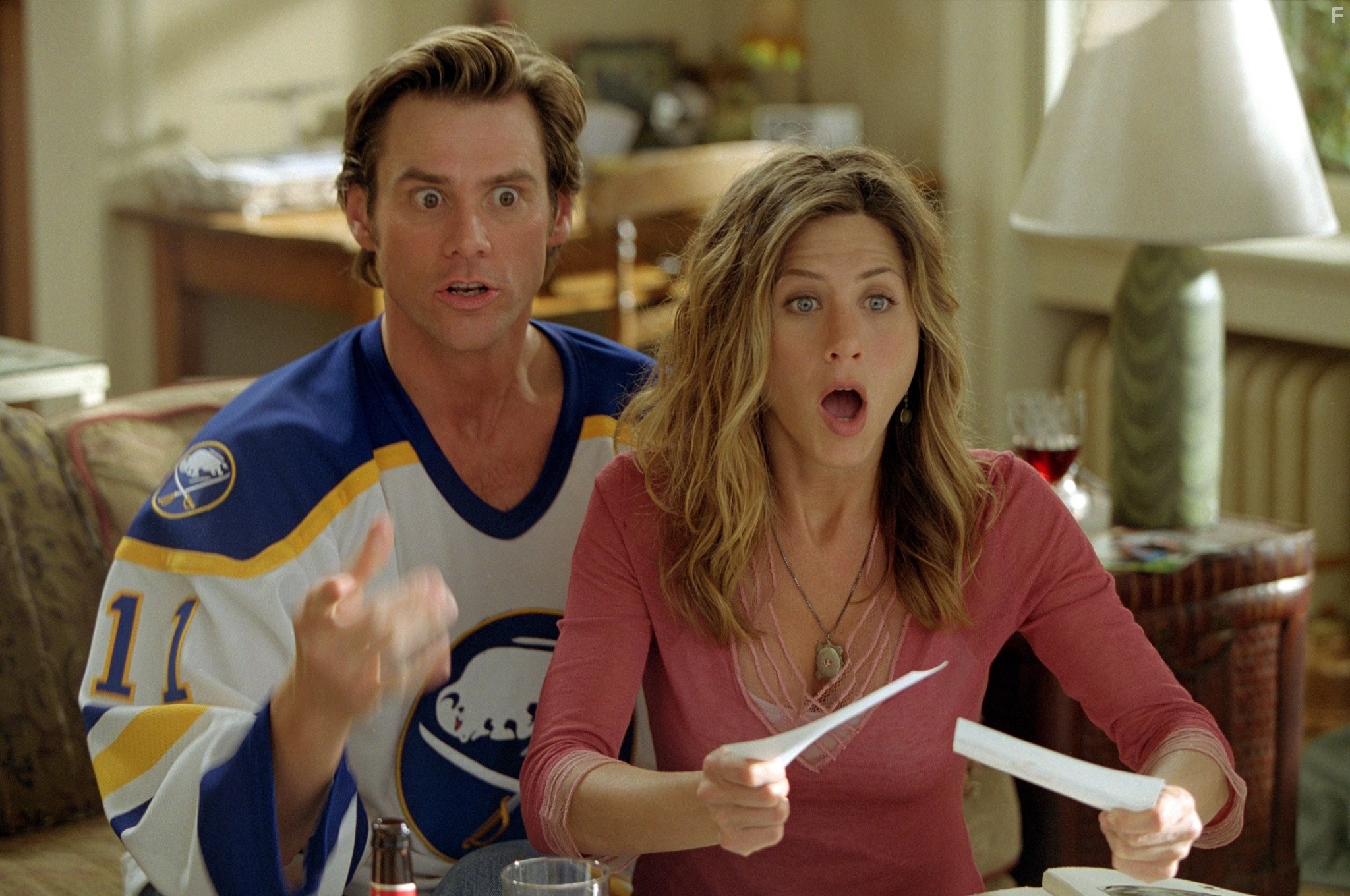 Jennifer Aniston and Jim Carrey in Брюс всемогущий (2003)