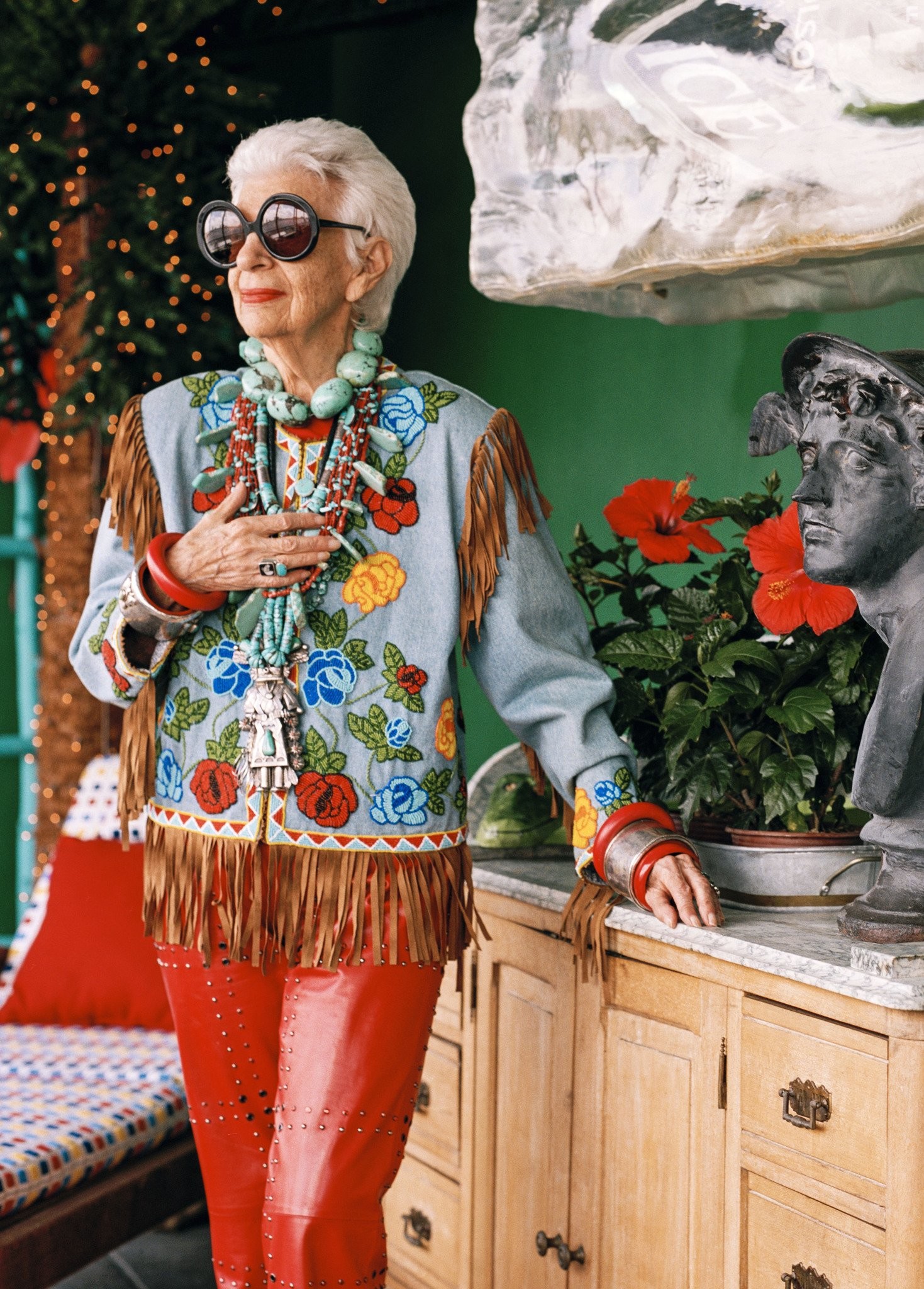 Iris Apfel in Айрис (2014)