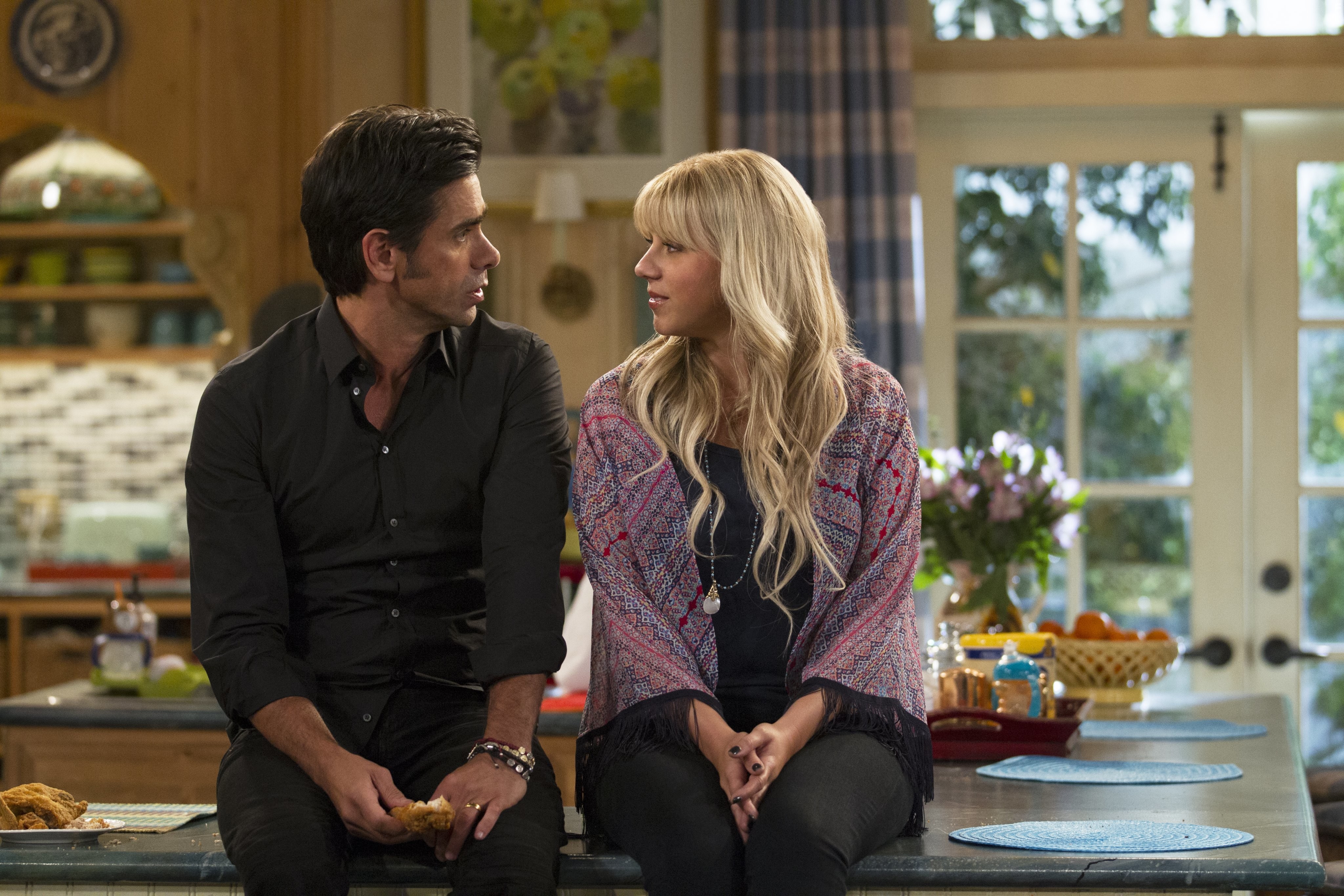 John Stamos and Jodie Sweetin in Более полный дом (2016)