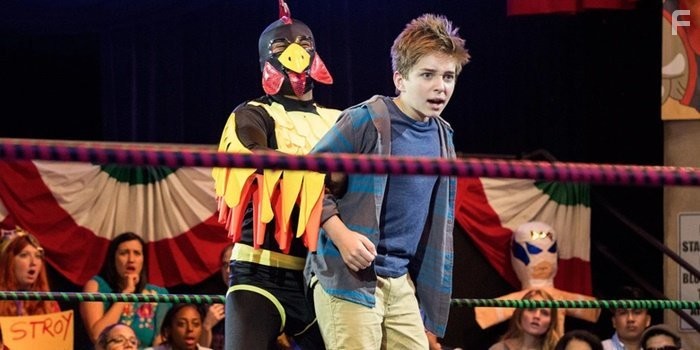 Punnavith Koy and Michael Campion in Более полный дом (2016)