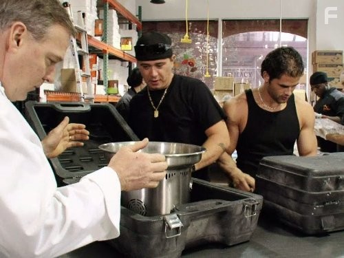 Storage Wars: New York (2013)