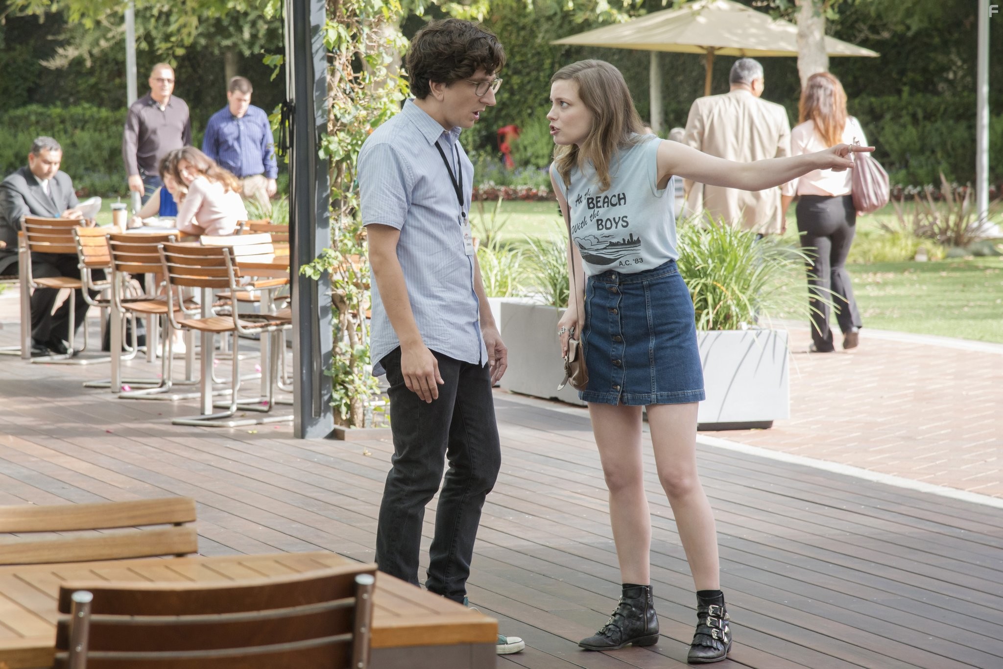Paul Rust and Gillian Jacobs in Любовь (2016)