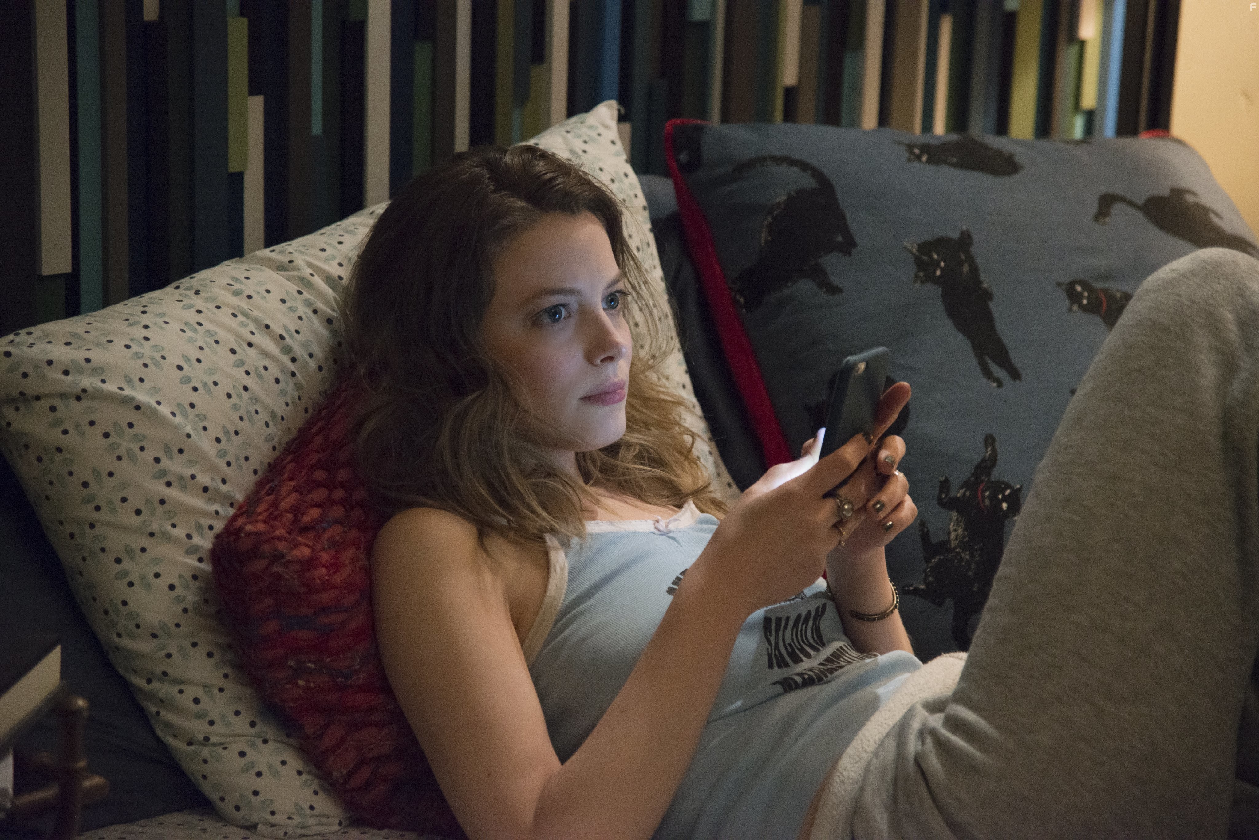Gillian Jacobs in Любовь (2016)