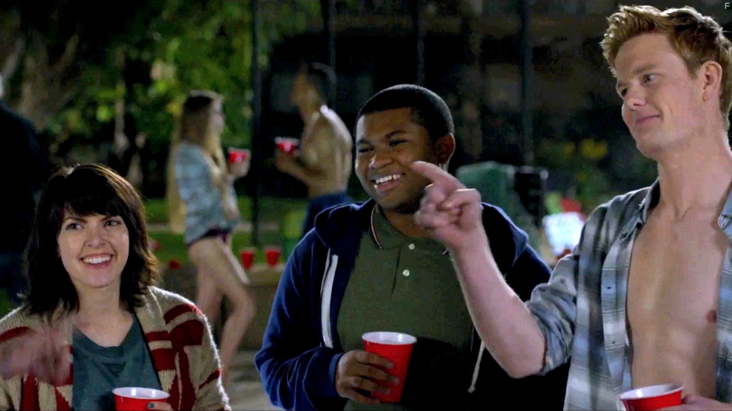 Emily Sandifer, Izayah Thorb, and Jeffrey Larson in Любовь (2016)