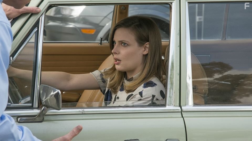 Gillian Jacobs in Любовь (2016)