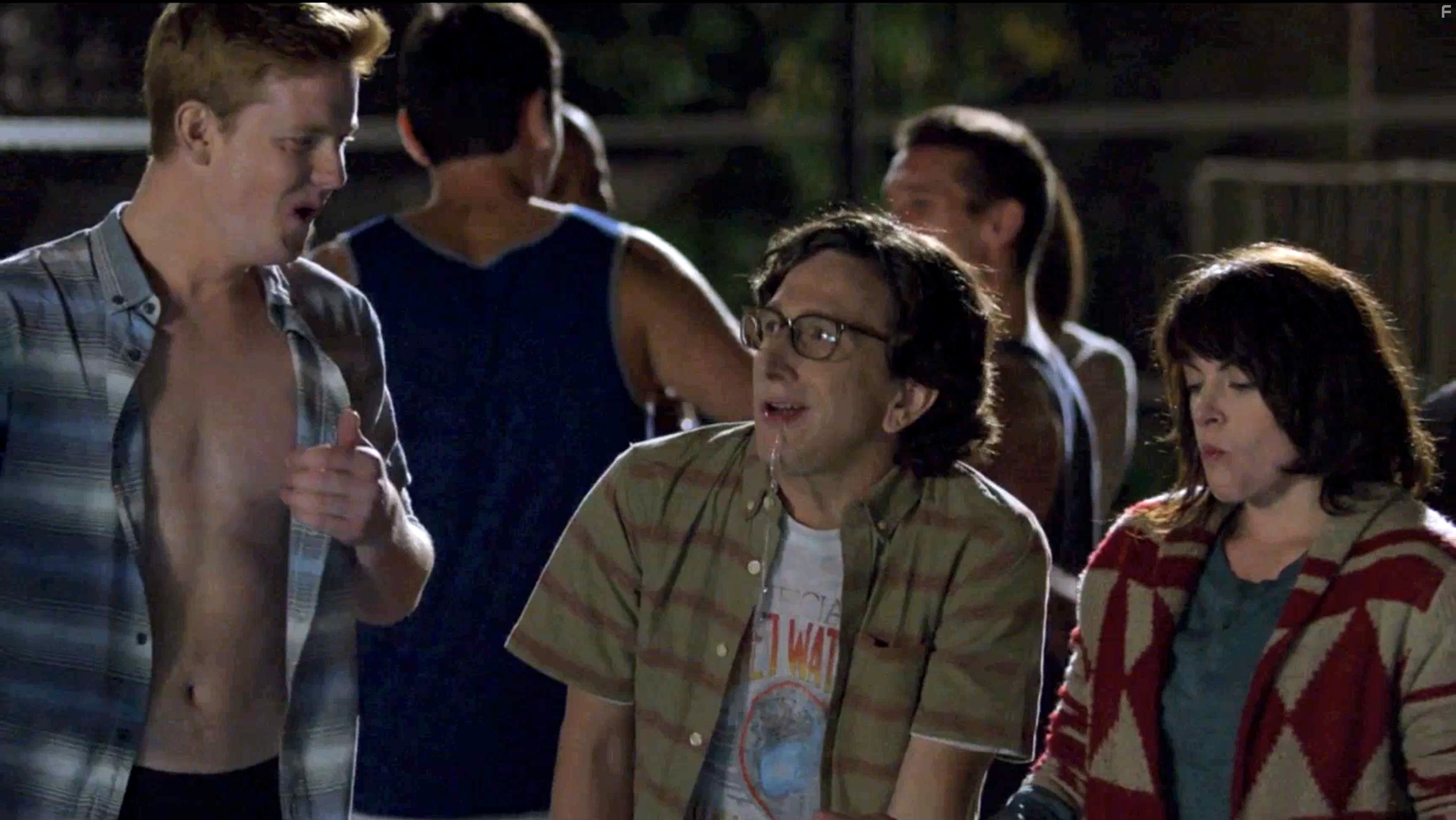 Paul Rust, Emily Sandifer, and Jeffrey Larson in Любовь (2016)