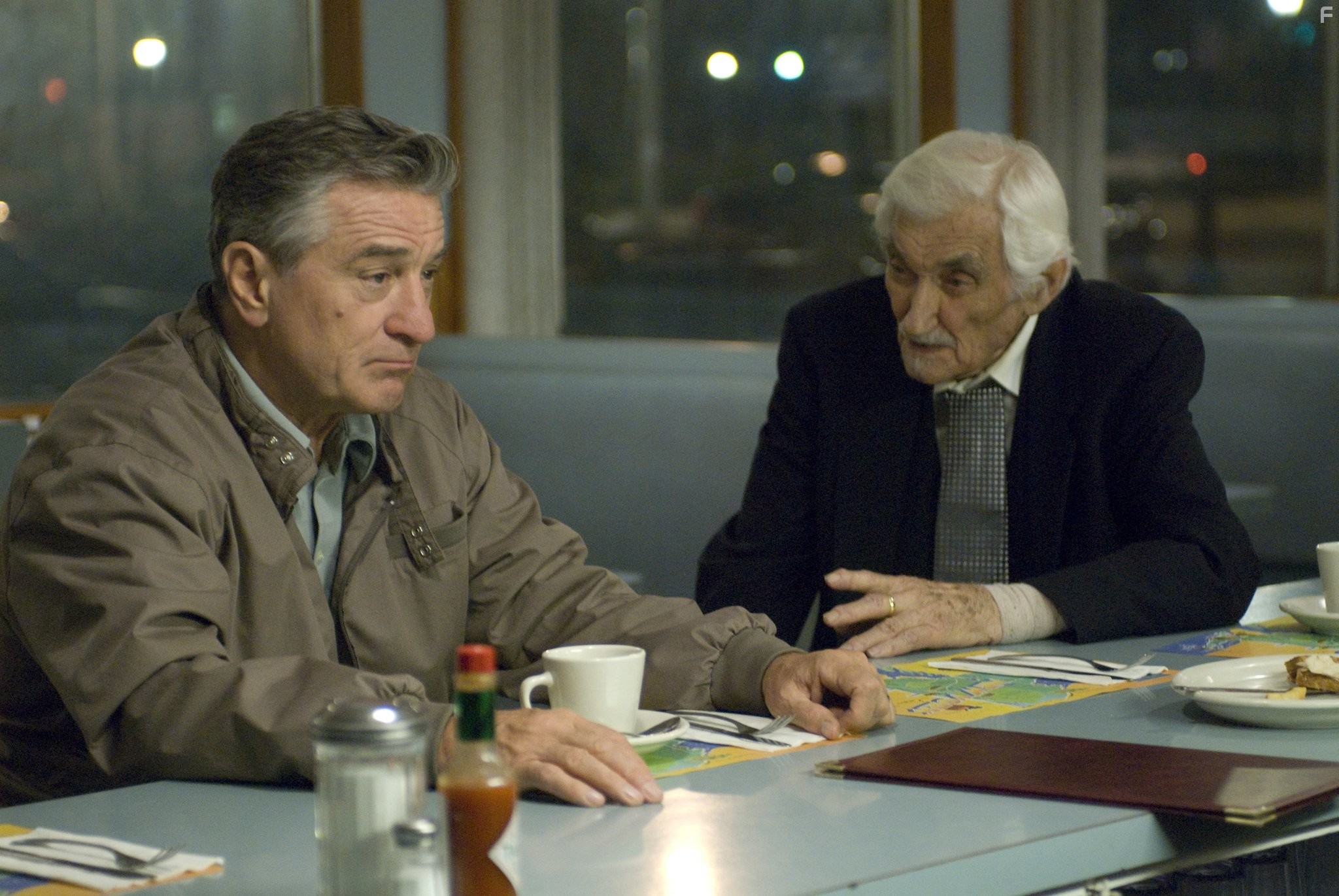 Robert De Niro in Вcё путём (2009)