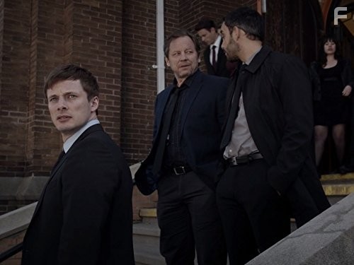 Omid Abtahi and Bradley James in Дэмиен (2016)