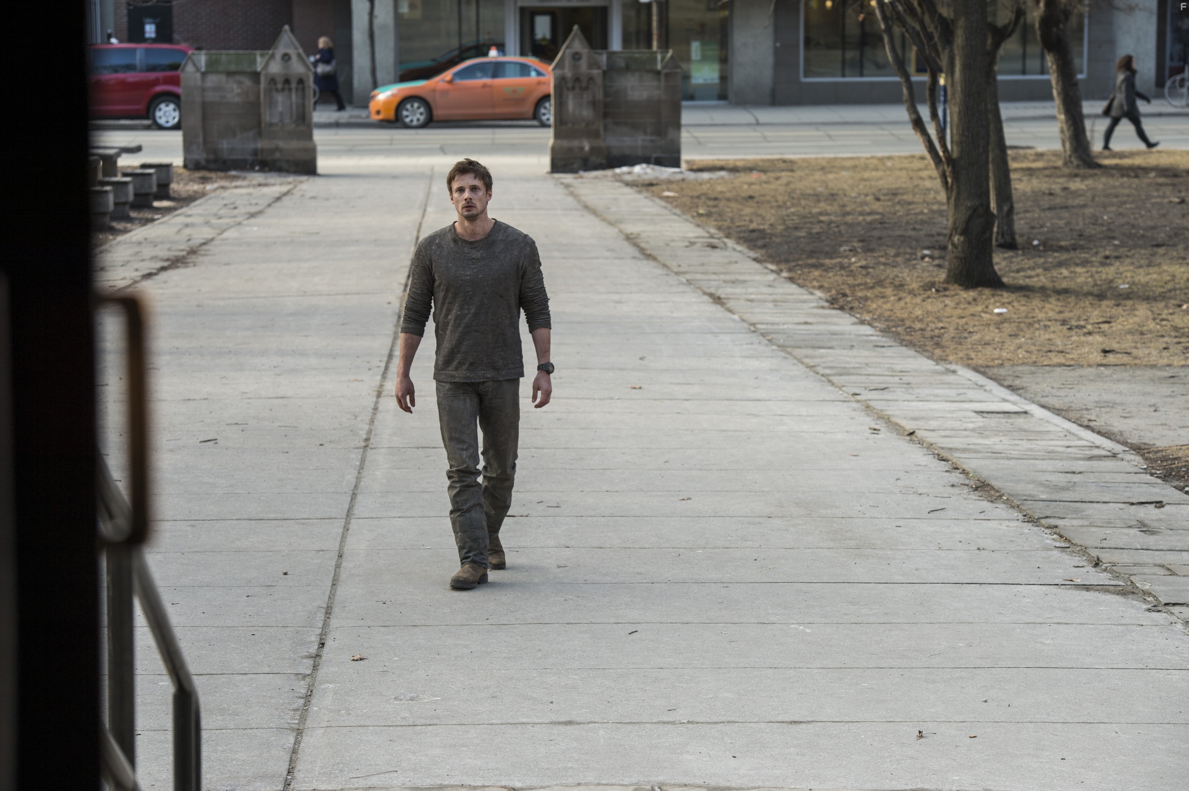 Bradley James in Дэмиен (2016)