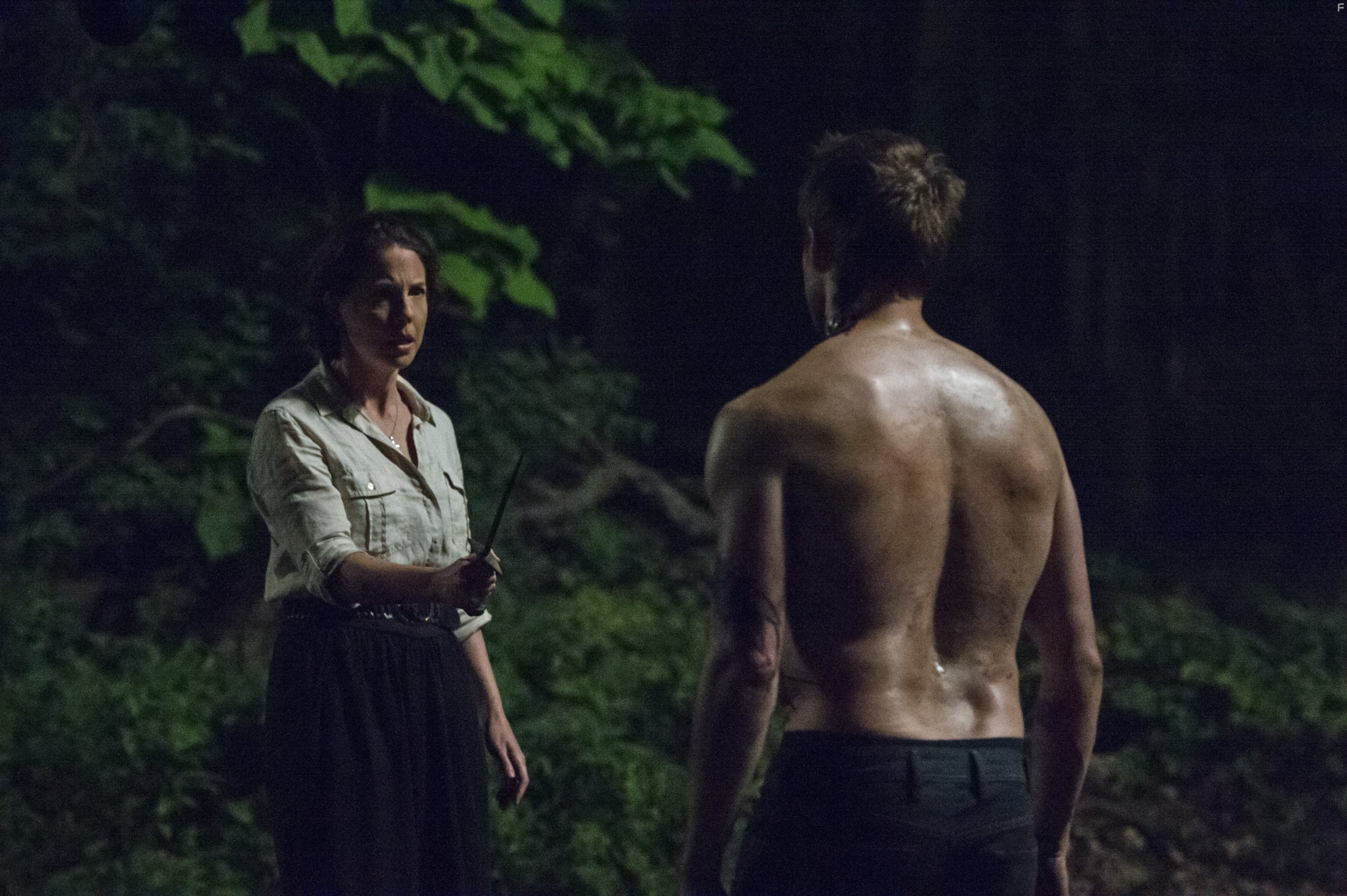 Robin Weigert and Bradley James in Дэмиен (2016)