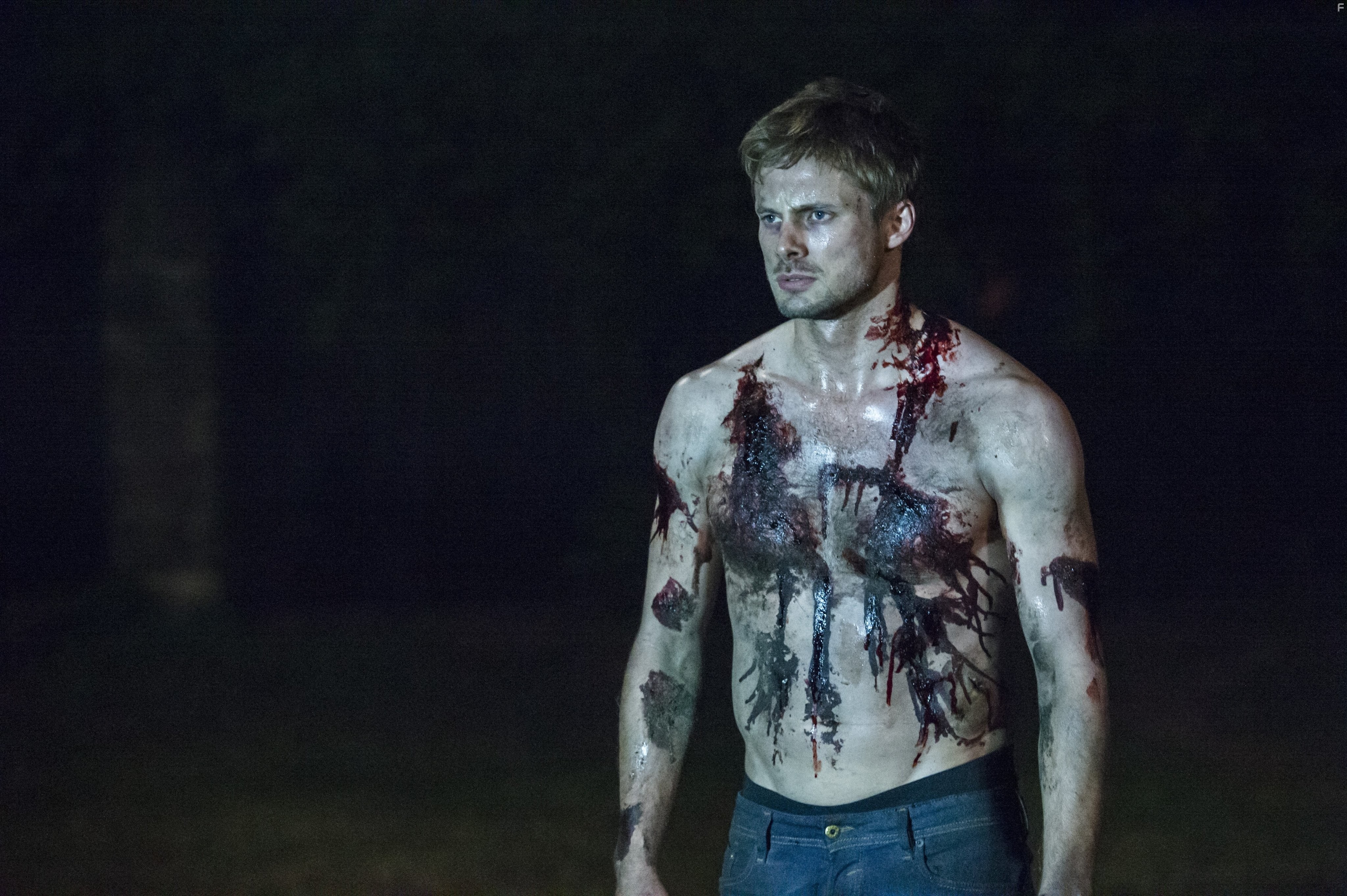 Bradley James in Дэмиен (2016)