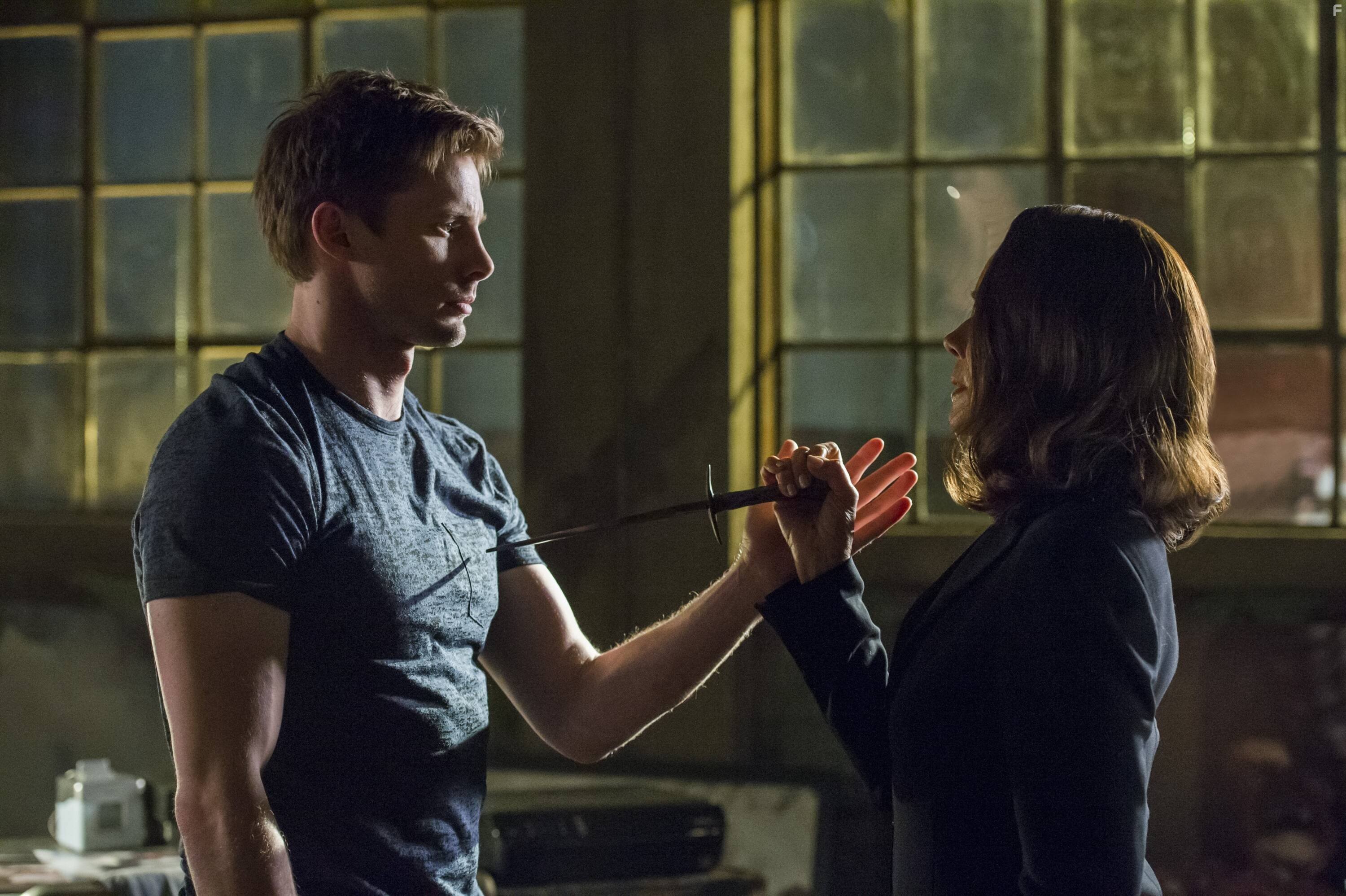 Barbara Hershey and Bradley James in Дэмиен (2016)