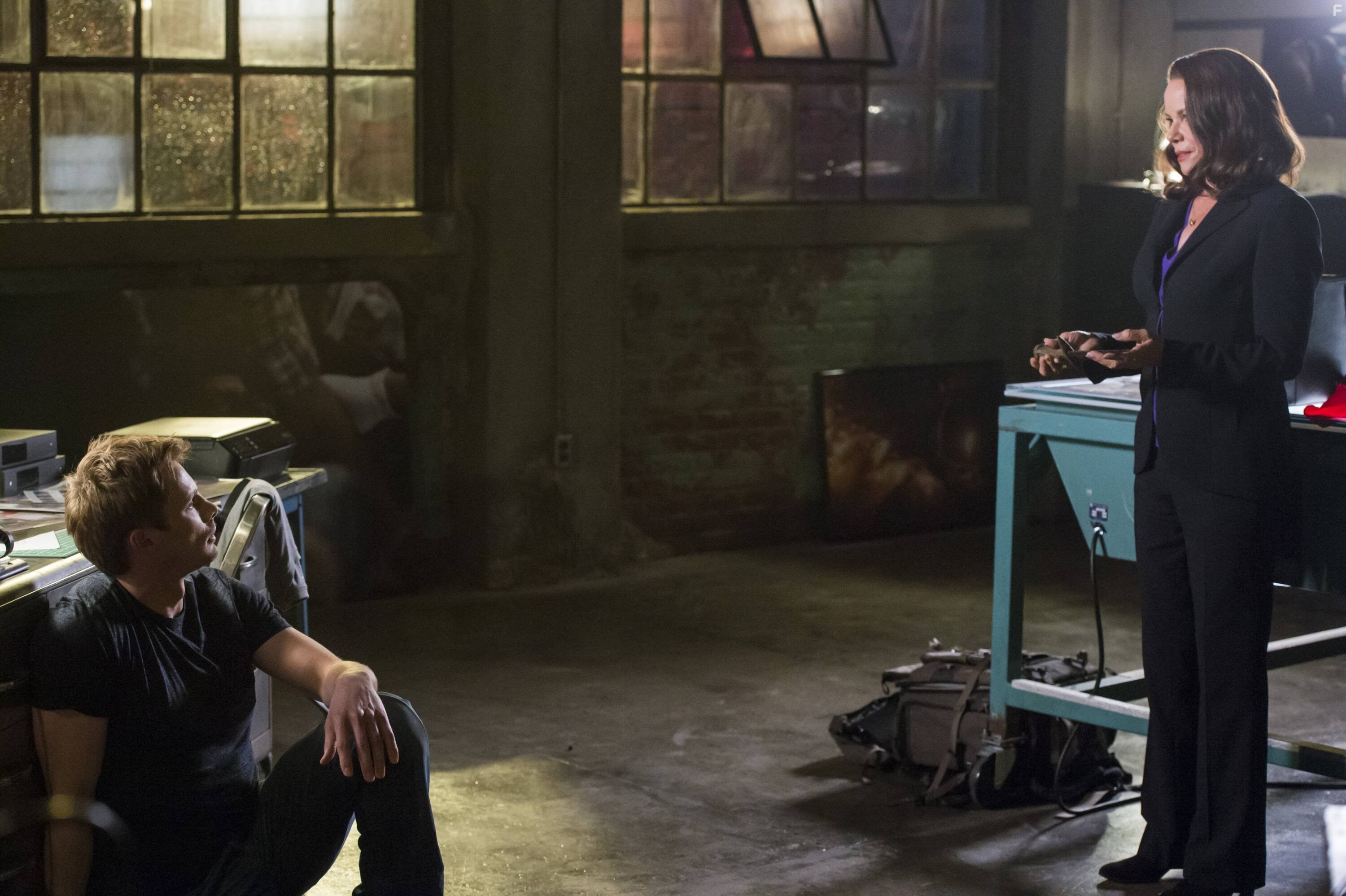 Barbara Hershey and Bradley James in Дэмиен (2016)