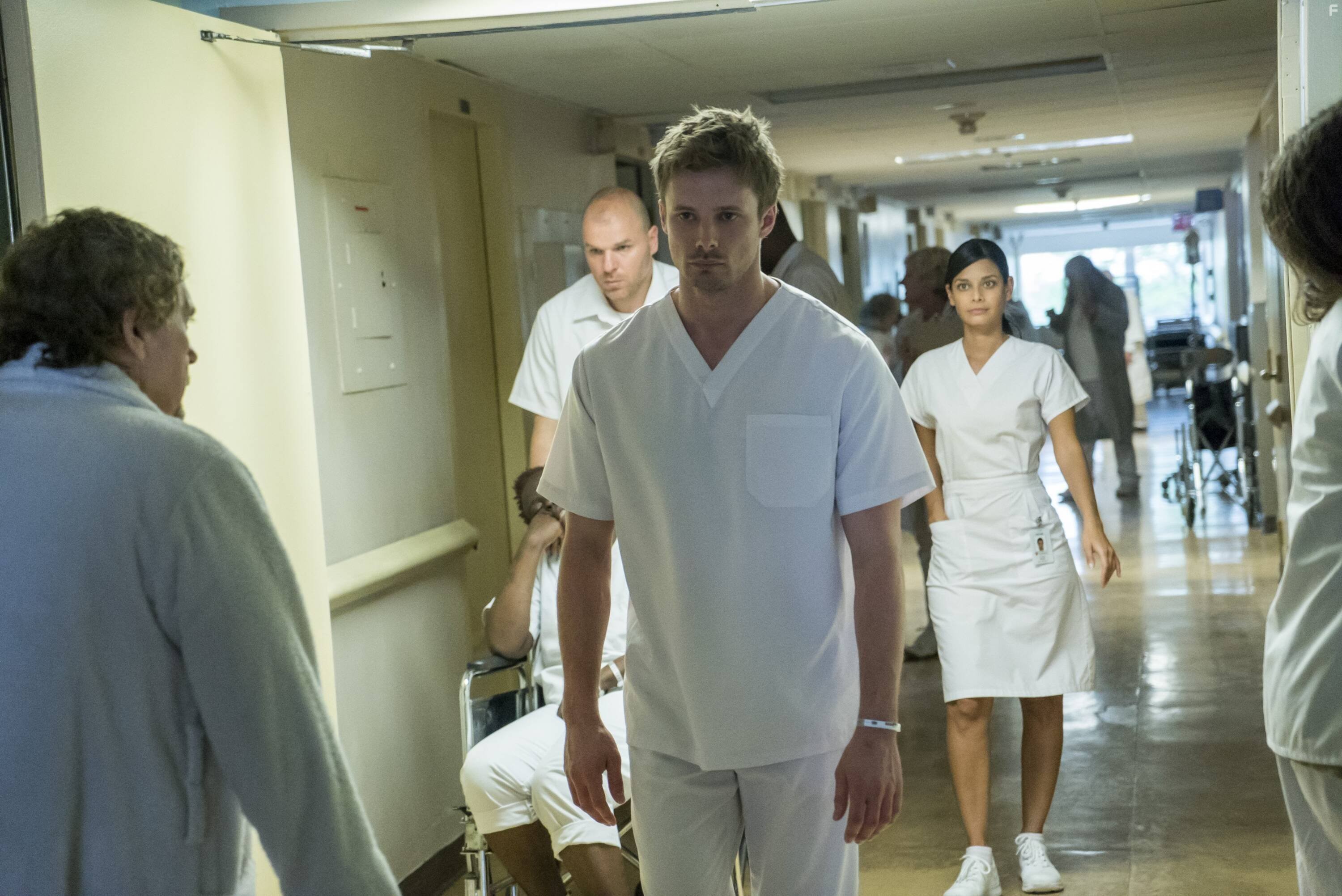 Andrea Drepaul and Bradley James in Дэмиен (2016)