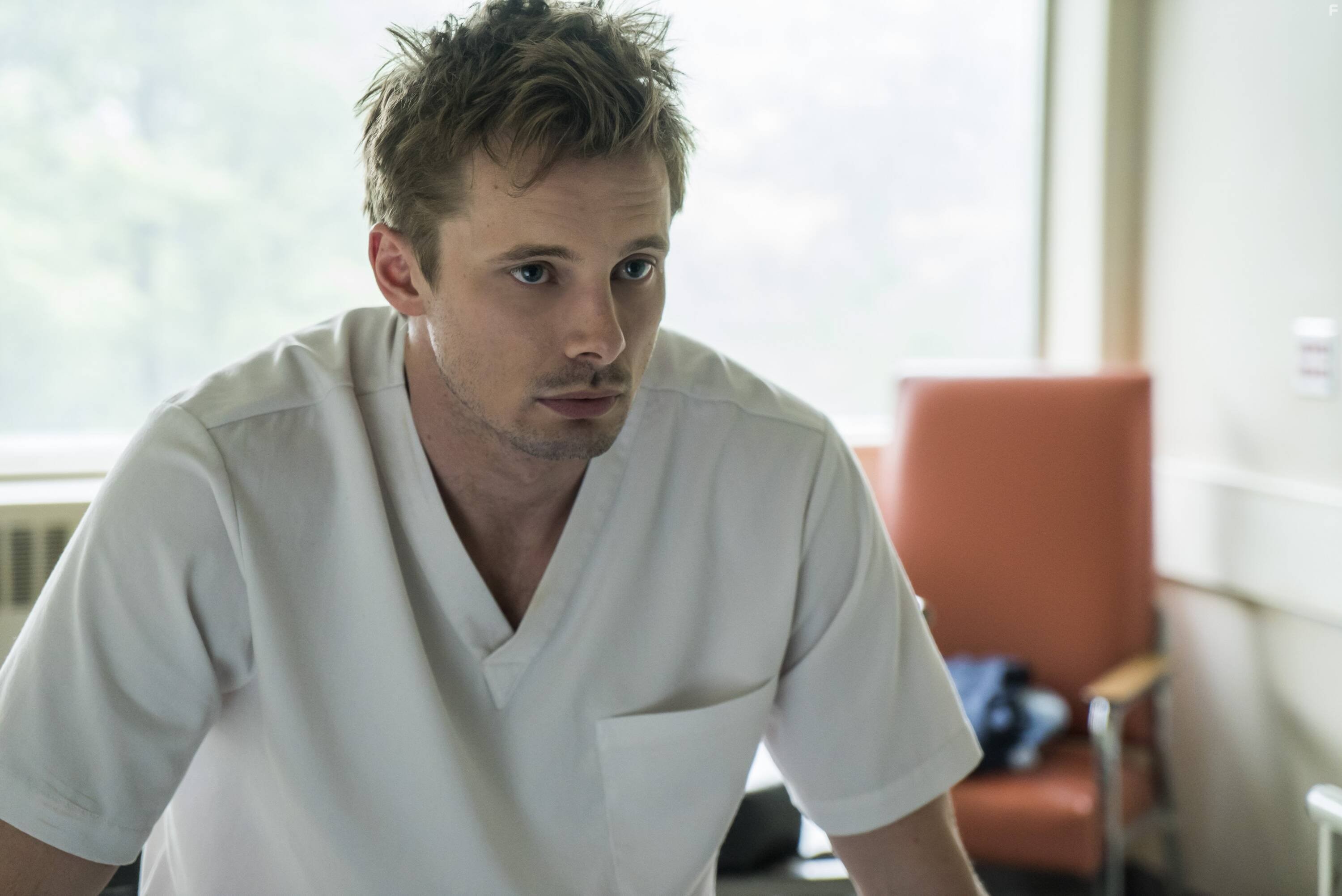 Bradley James in Дэмиен (2016)