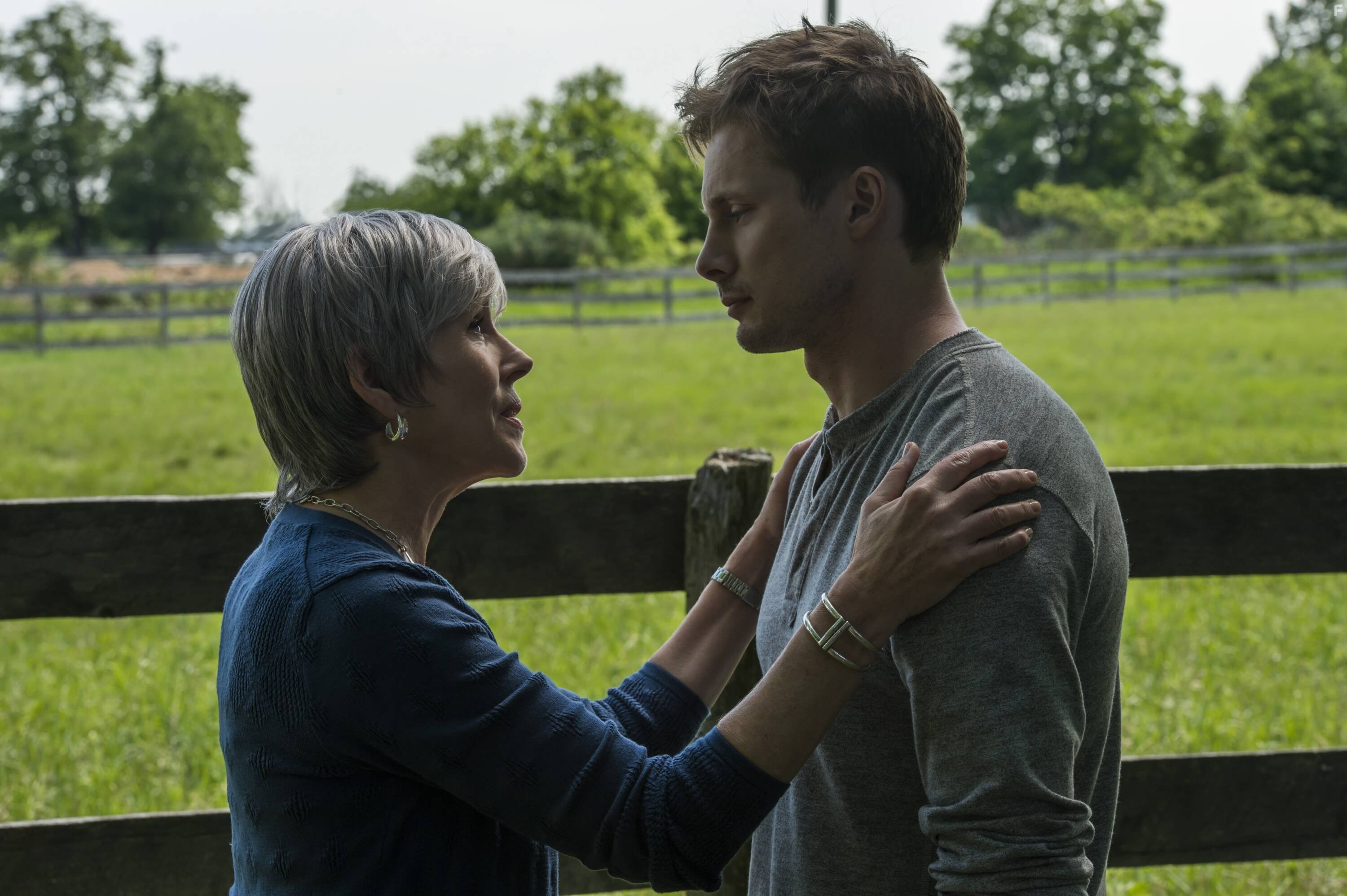 Bess Armstrong and Bradley James in Дэмиен (2016)