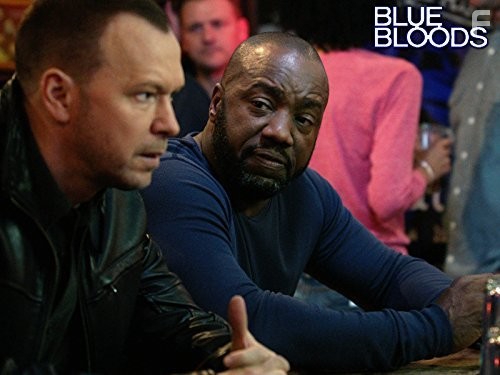 Donnie Wahlberg and Malik Yoba in Голубая кровь (2010)