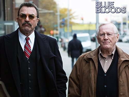 Tom Selleck and Len Cariou in Голубая кровь (2010)