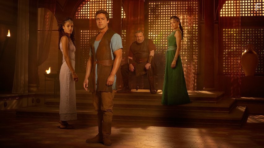 Simone Kessell, Ray Winstone, Olly Rix, and Maisie Richardson-Sellers in Цари и пророки (2015)