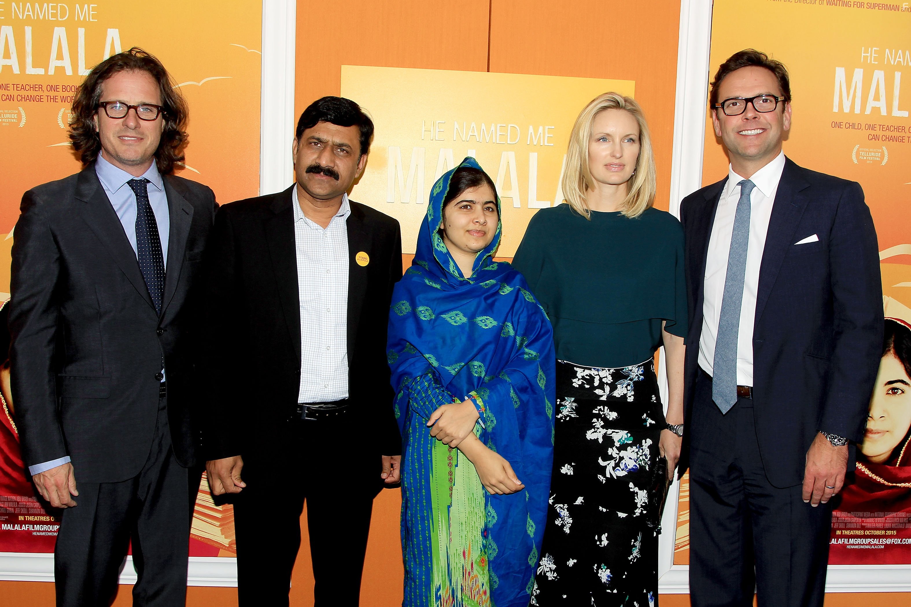 Davis Guggenheim, Malala Yousafzai, and Ziauddin Yousafzai in Он назвал меня Малала (2015)