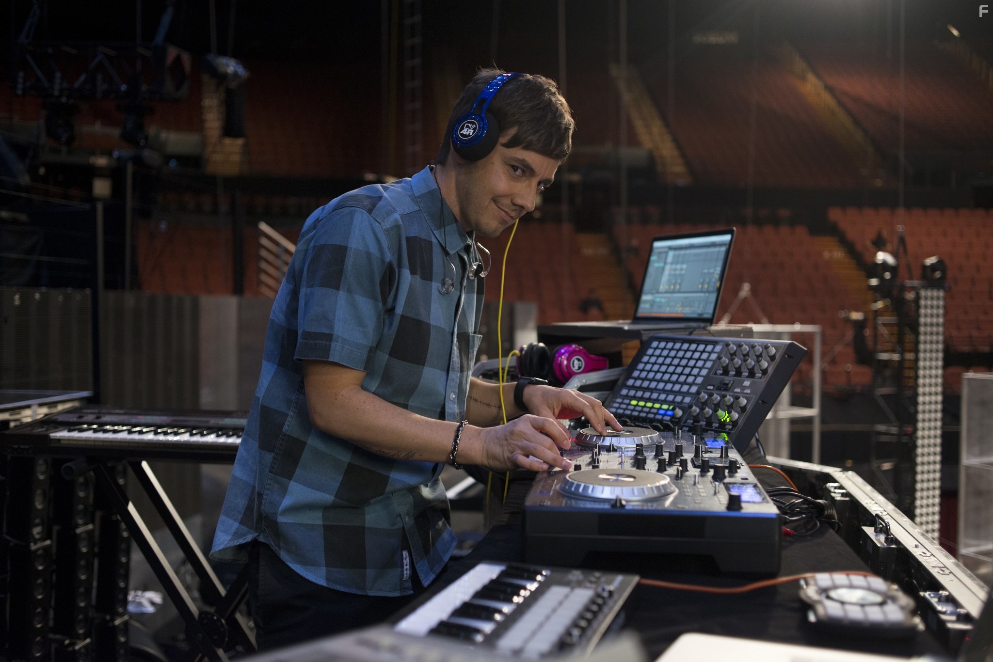 Jorma Taccone in Поп-звезда: Не переставай, не останавливайся (2016)