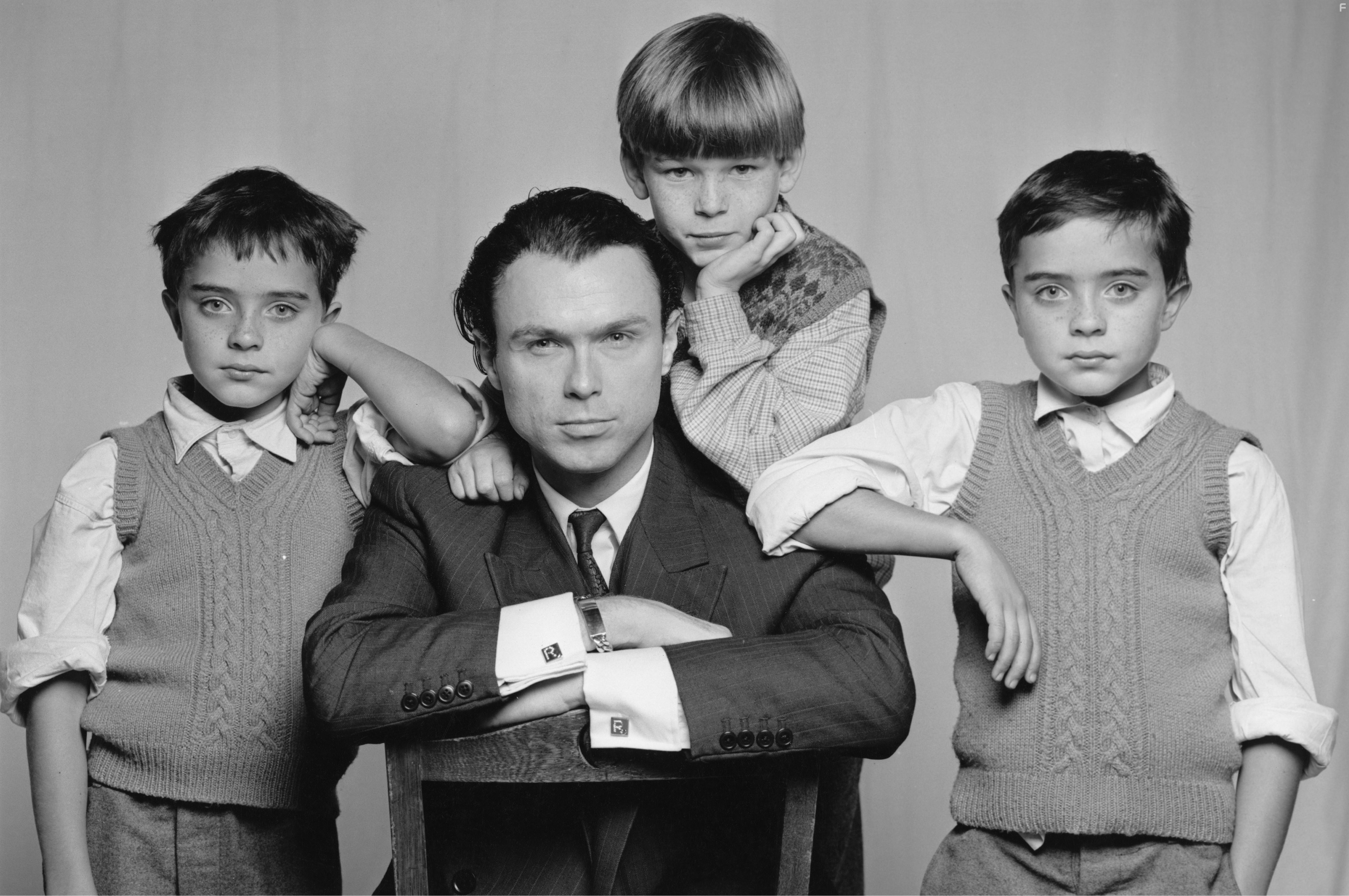 Ben Brazier, Harlon Haveland, Martin Kemp, and Joe Pasquale in Братья Крэй (1990)