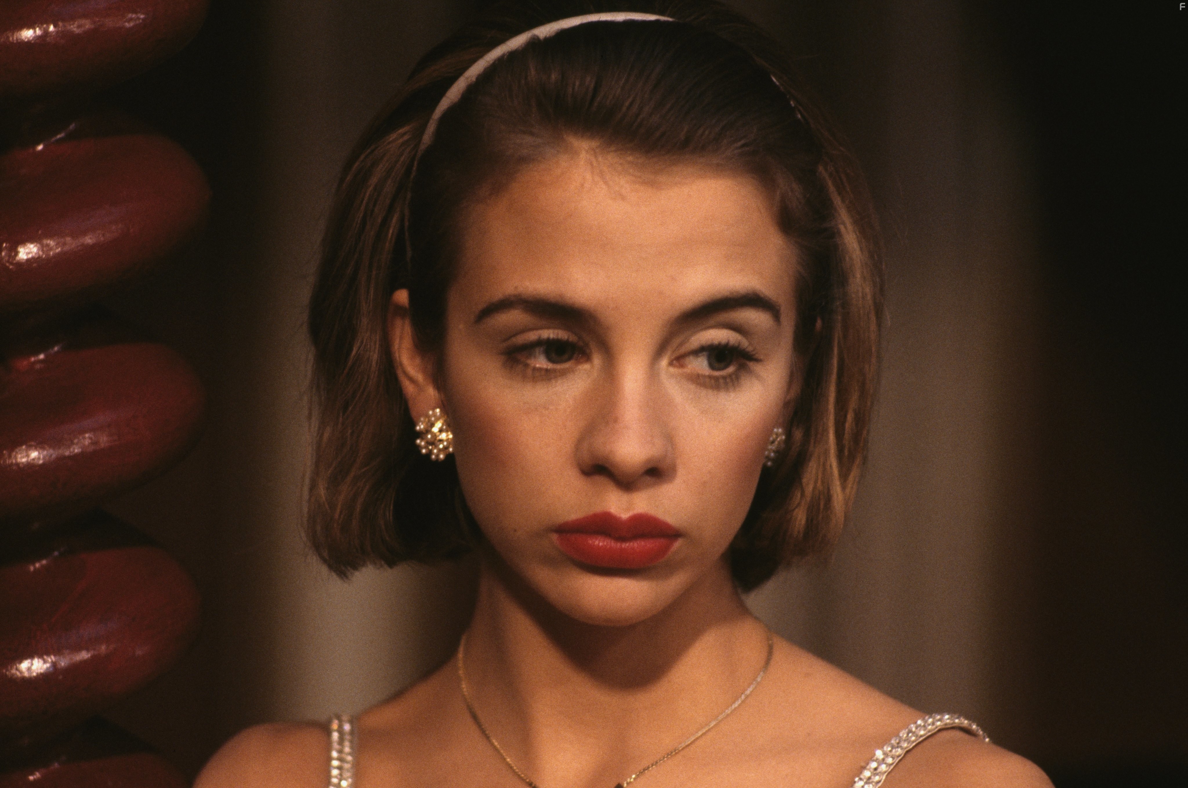 Kate Hardie in Братья Крэй (1990)
