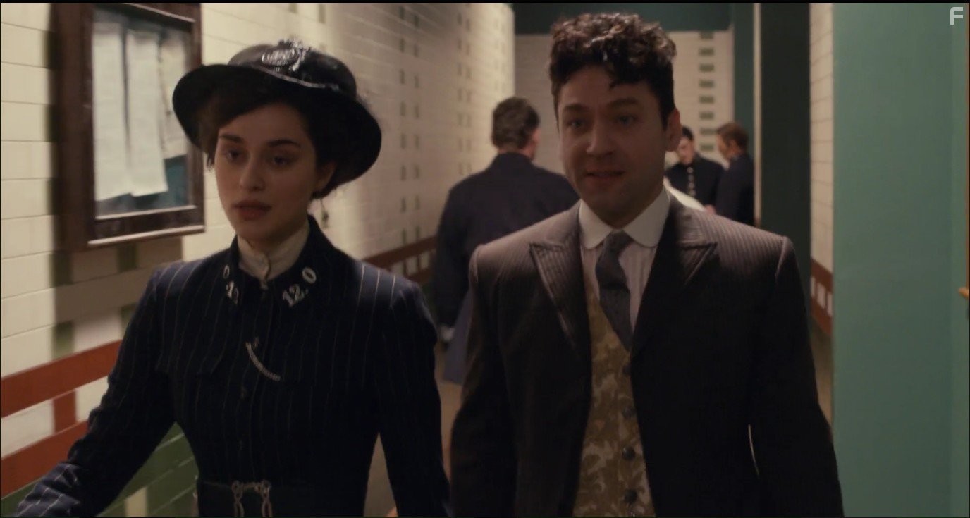 Michael Weston and Rebecca Liddiard in Гудини и Дойл (2016)