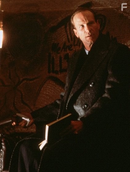 William Hurt in Тёмный город (1998)
