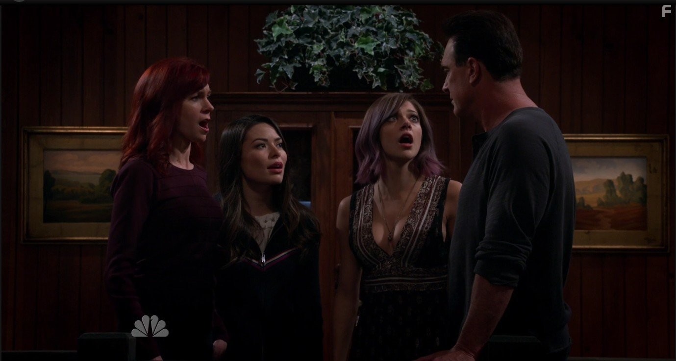 Carrie Preston, Patrick Warburton, Miranda Cosgrove, and Mia Serafino in Crowded (2016)