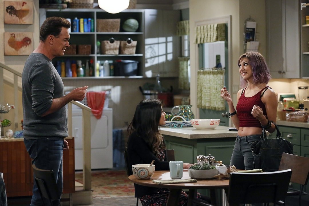 Patrick Warburton, Miranda Cosgrove, and Mia Serafino in Crowded (2016)