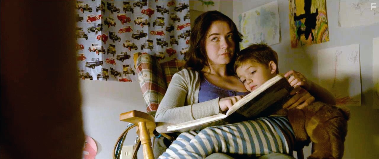 Sarah Bolger and Thomas Bair in Эмили (2015)