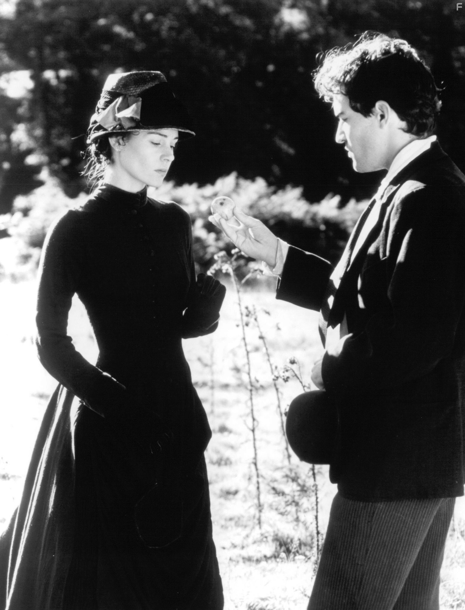 Ben Chaplin and Embeth Davidtz in Feast of July (1995)