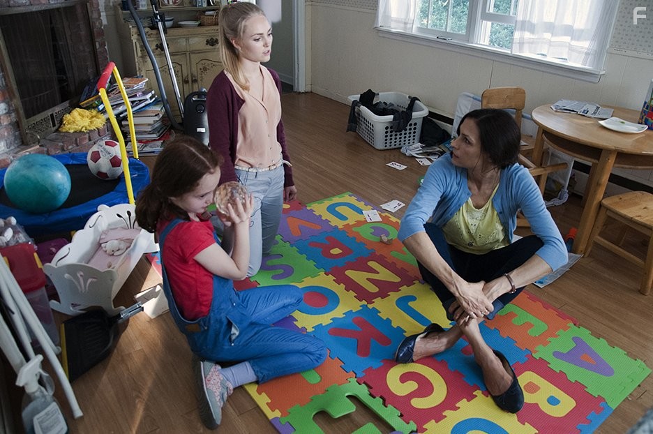 Famke Janssen, AnnaSophia Robb, and Taylor Richardson in Jack of the Red Hearts (2015)