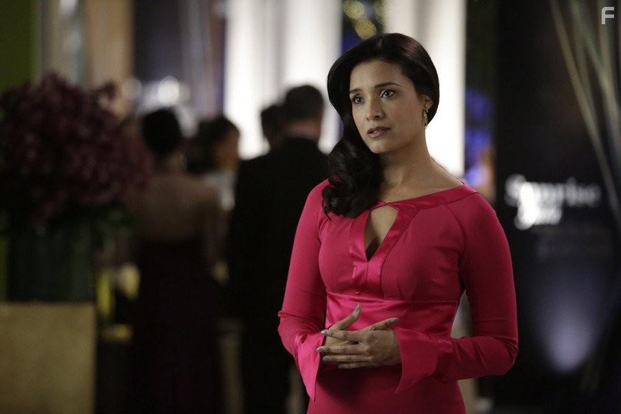 Shelley Conn in Разбивающая сердца (2016)